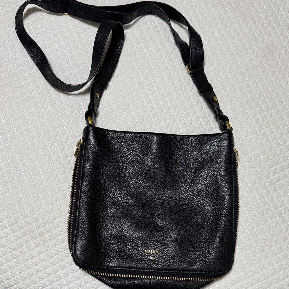 Vintage Fossil Black Leather Shoulder Bag with Gold Details